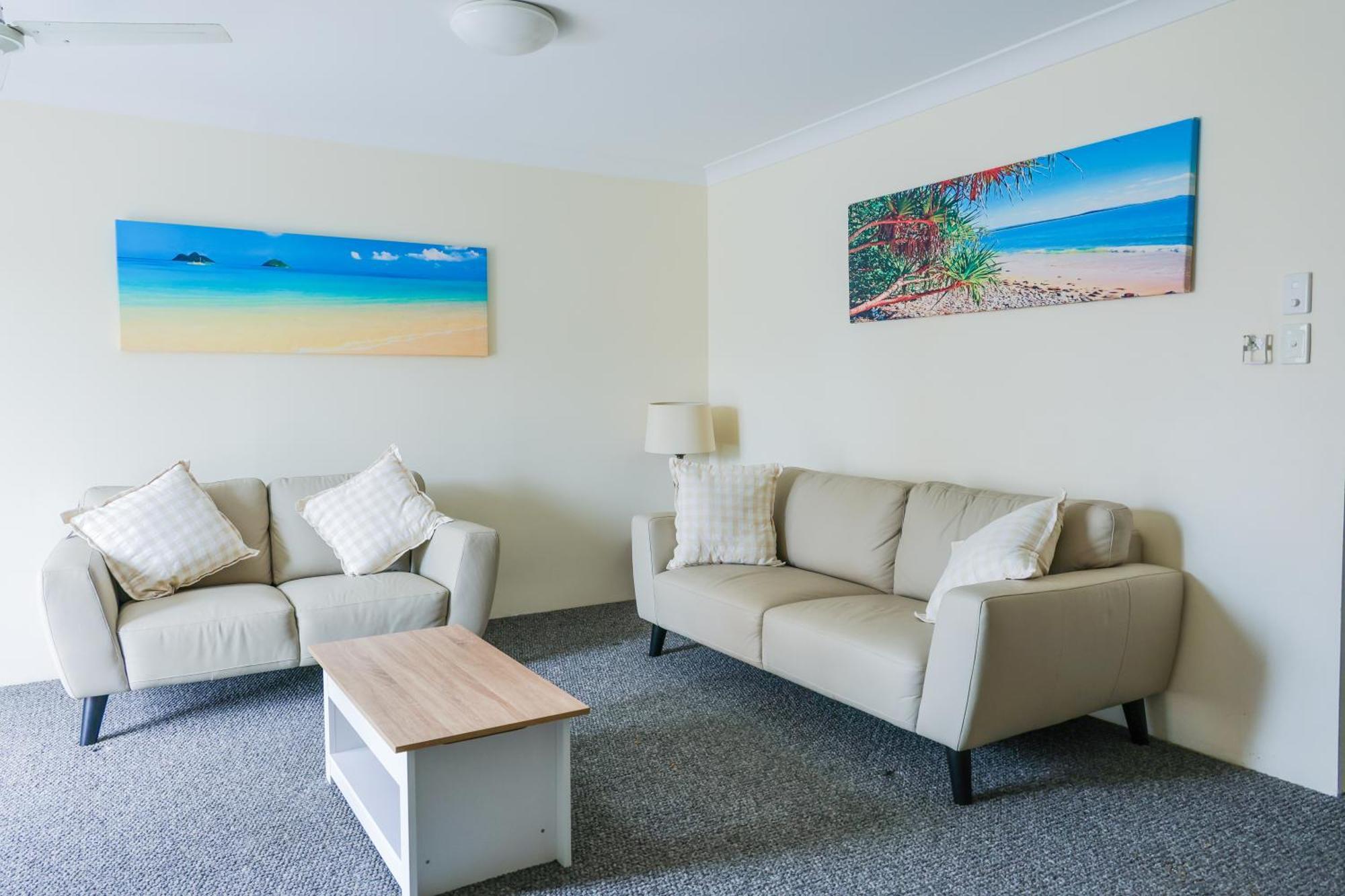 Le Lavandou Holiday Apartments Χρυσή Ακτή Εξωτερικό φωτογραφία